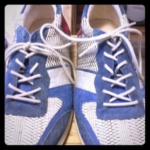 Designer Sneakers size (91/2 or 40/42)